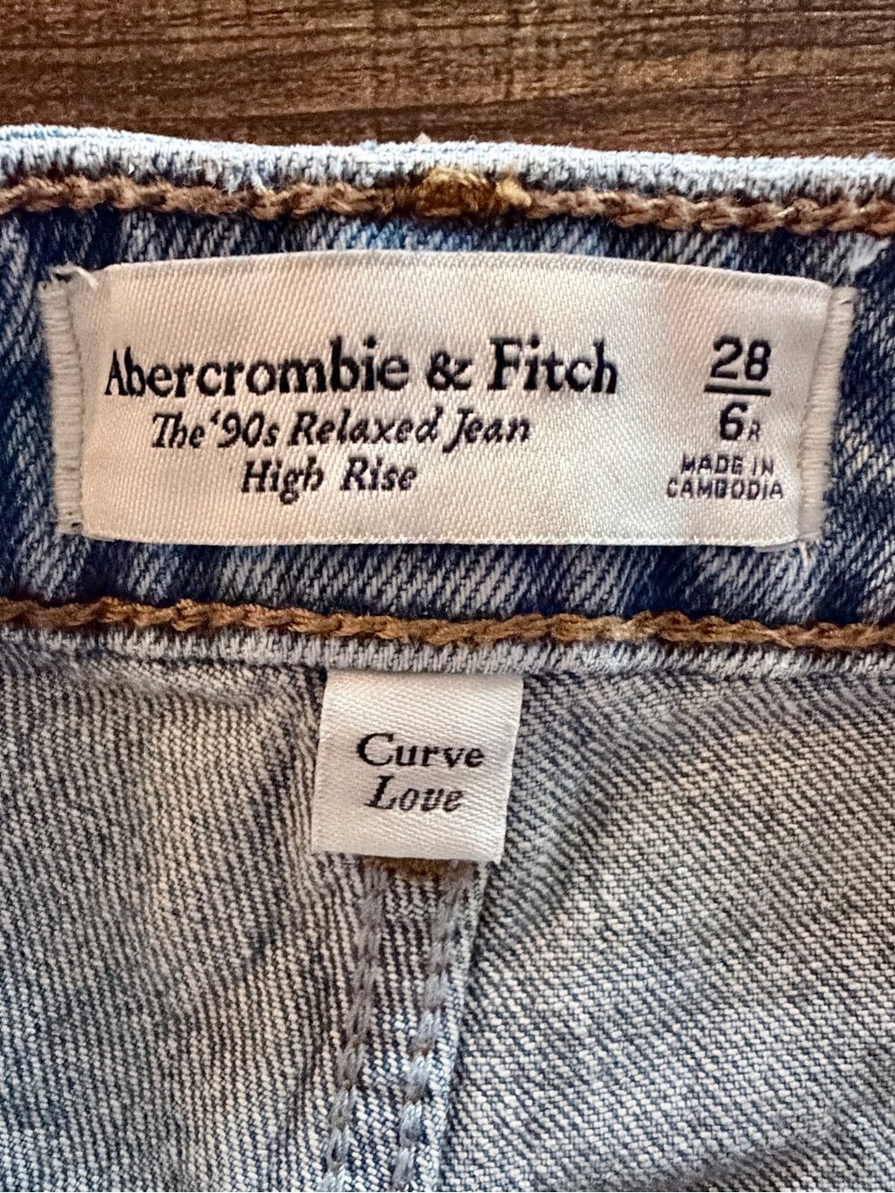 Abercrombie & Fitch Curve Love High Rise '90s Relaxed Jeans 28 / 6R Light Wash - Picture 4 of 8